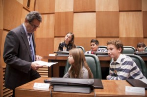 En esta ocasión, los concejales han sido niños de ocho colegios públicos